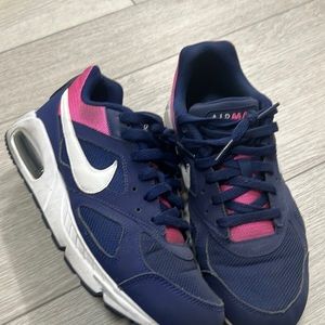Nike Air Max Size 9